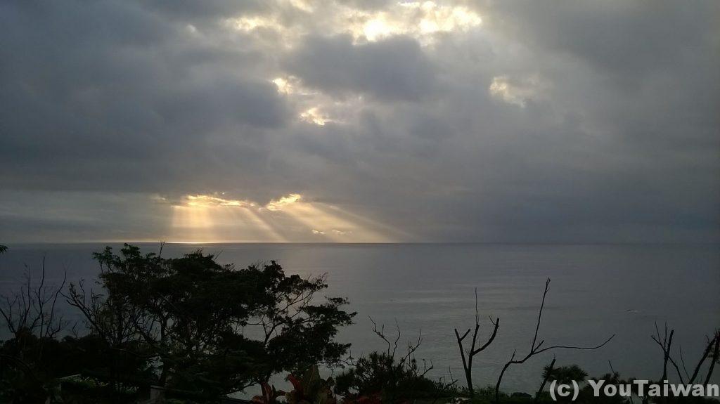 台東東河からの太平洋の朝